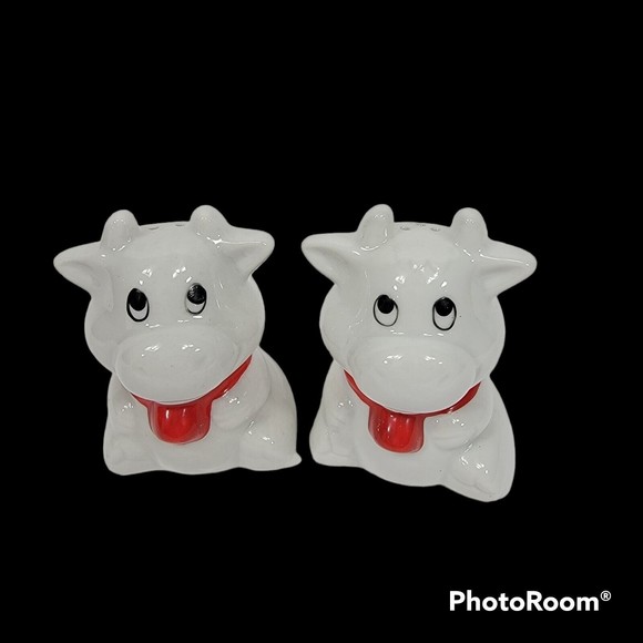 Unbranded Set of Cow Salt and Pepper Shakers with Box - Picture 1 of 6